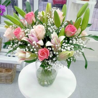 Vase arrangement 002